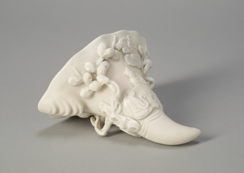 Rhinoceros Horn-Shaped Cup with Figures by a Tree — Rhinoceros horn-shaped cup, Art Institute of Chicago, 1941.542, Blanc de Chine