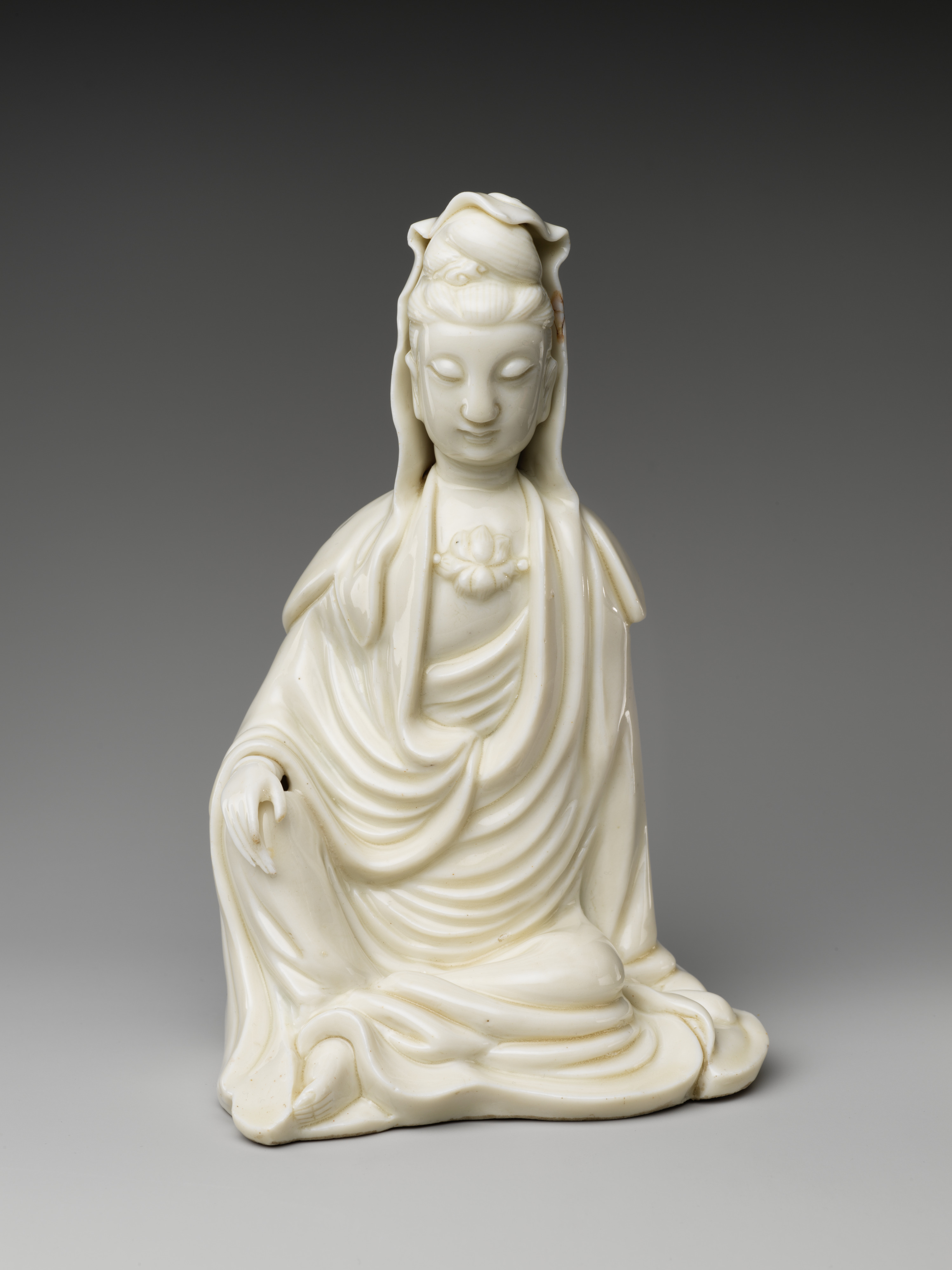 Figure of Seated Bodhisattva Guanyin — Front view, The Metropolitan Museum of Art, 14.40.201, Blanc de Chine