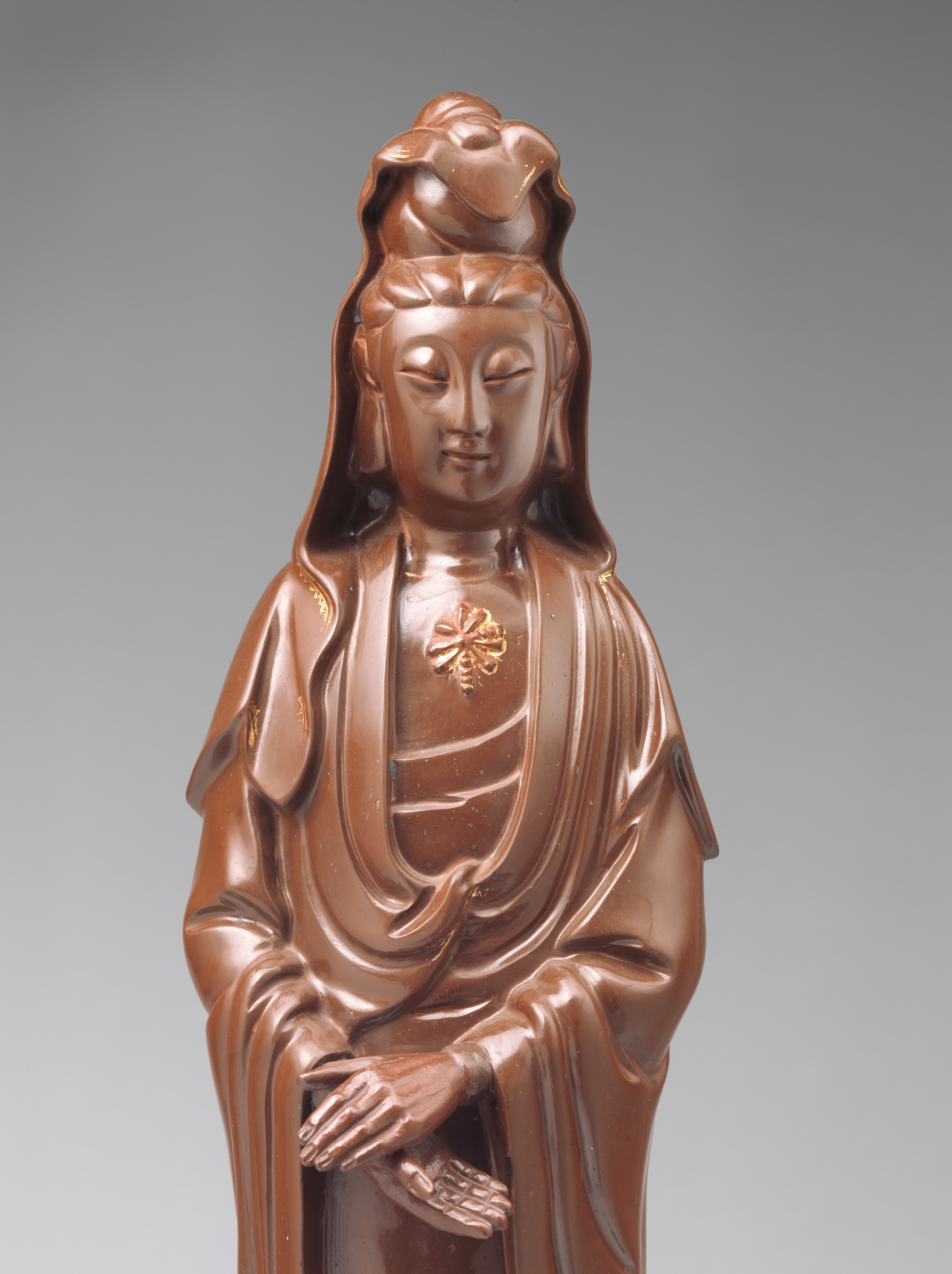 Guanyin (Meissen Red Stoneware after Dehua) — Upper body detail with gilt floral ornament, The Metropolitan Museum of Art, 1974.356.319, Blanc de Chine