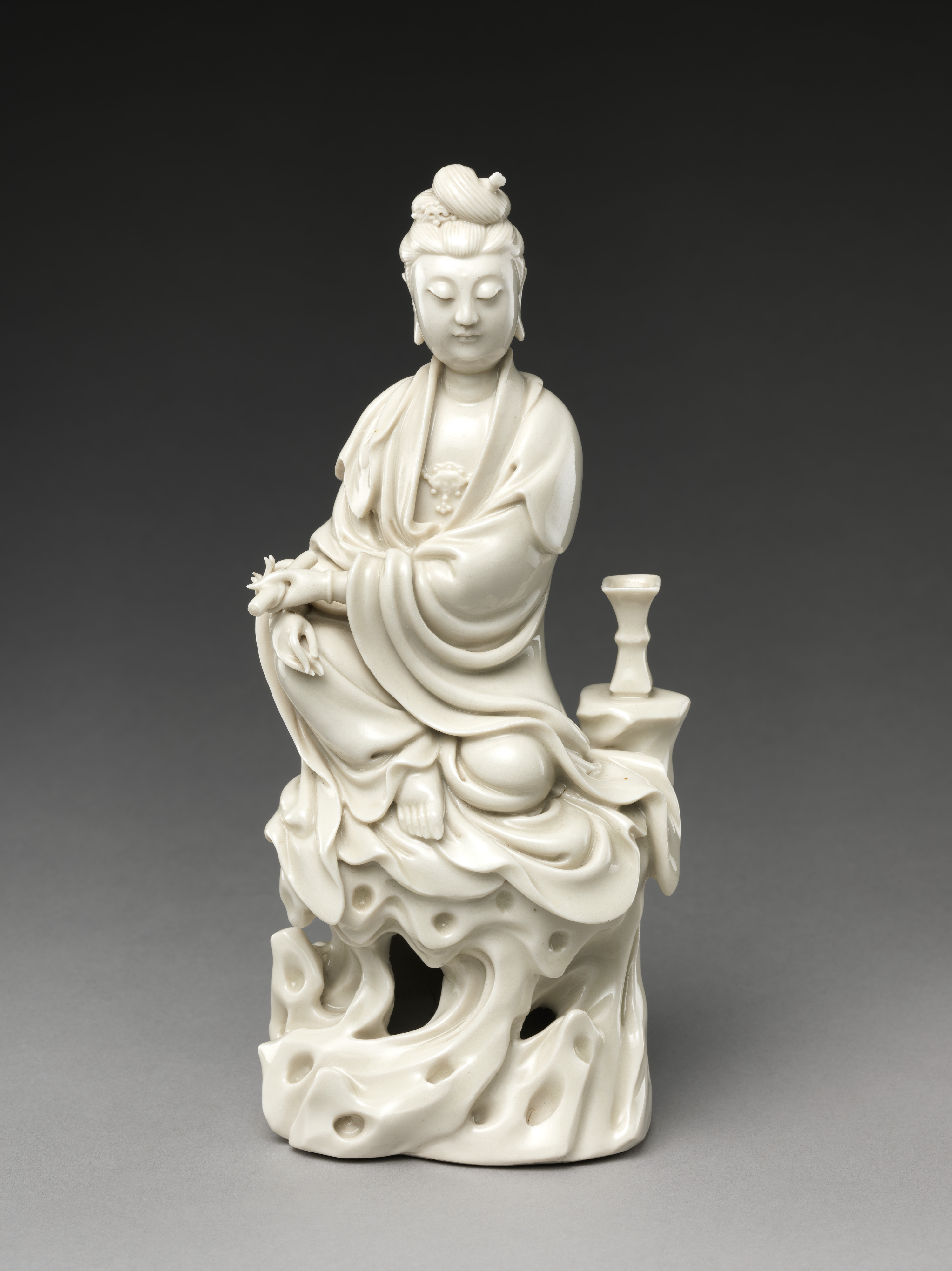 Bodhisattva Guanyin Seated on a Rock — Front view, The Metropolitan Museum of Art, 55.111.84, Blanc de Chine