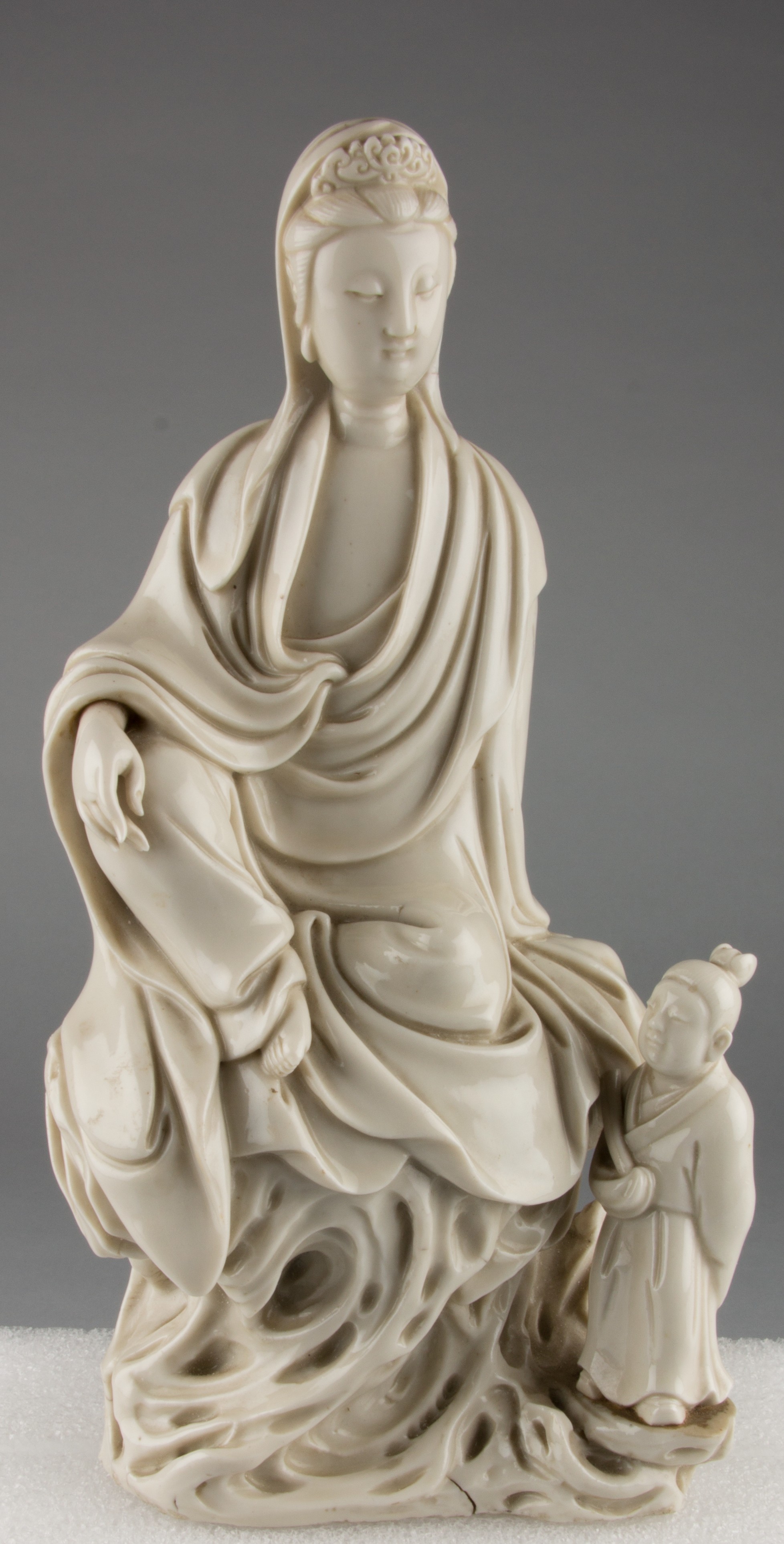Seated Bodhisattva Guanyin with an Attendant — Front view, The Metropolitan Museum of Art, 64.166.4, Blanc de Chine