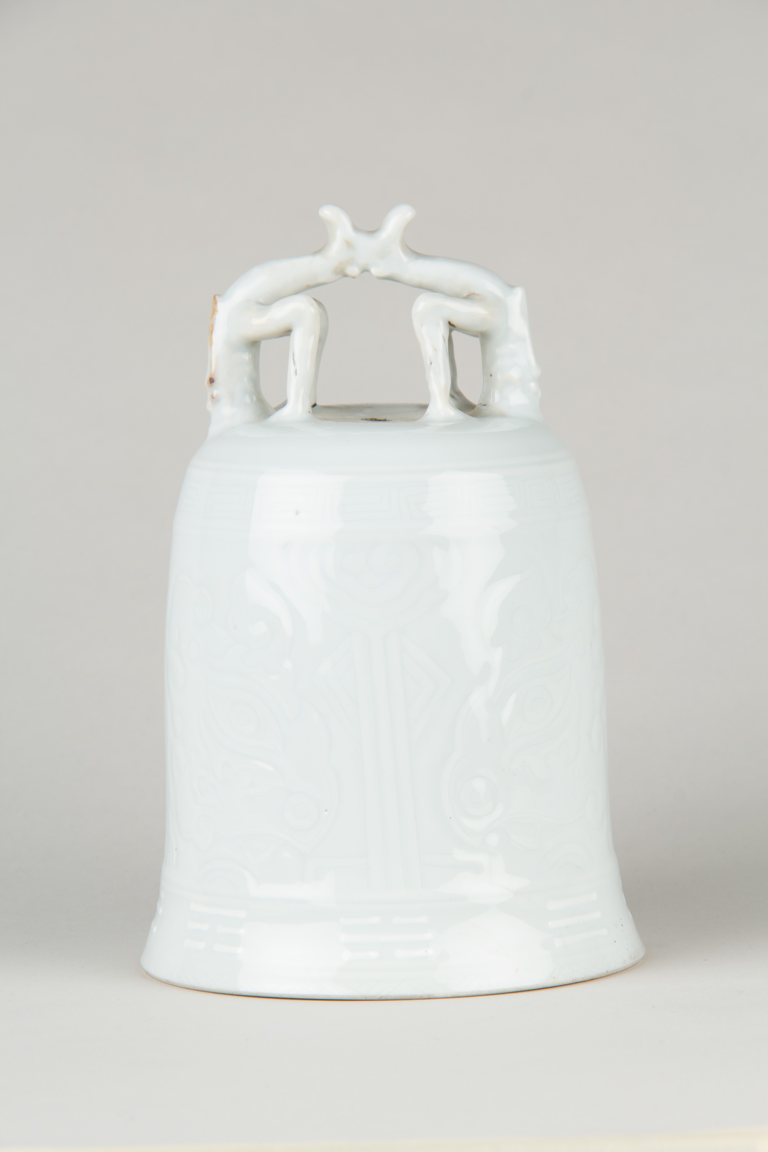 Bell — Front view, The Metropolitan Museum of Art, 79.2.502, Blanc de Chine