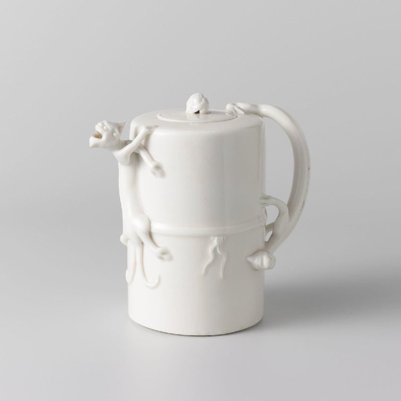 Pitcher with small dragons (wine ewer) — Wine ewer with dragon handle, Rijksmuseum, AK-MAK-570, Blanc de Chine