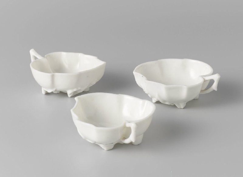 Brush washer in the shape of a leaf — Leaf-shaped brush washer, Rijksmuseum, AK-NM-6534-A, Blanc de Chine