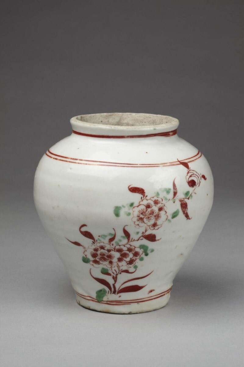 Jar with Red and Green Enamel Flowers — Jar with enamel flowers, Victoria and Albert Museum, C.353-1921, Blanc de Chine