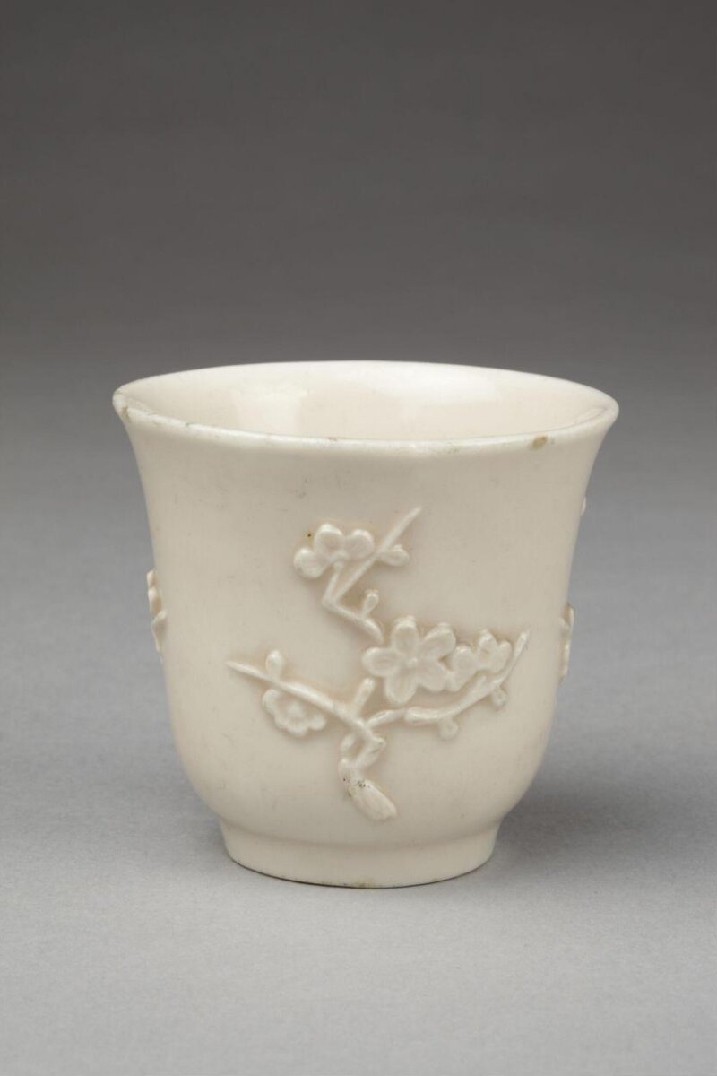Cup with Prunus Blossom Decoration — Prunus blossom cup, Victoria and Albert Museum, CIRC.16-1915, Blanc de Chine