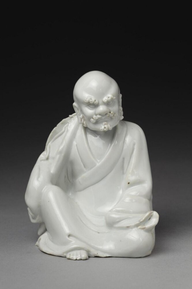 Figure: Bodhidharma — Front view, Victoria and Albert Museum, FE.37-1994, Blanc de Chine